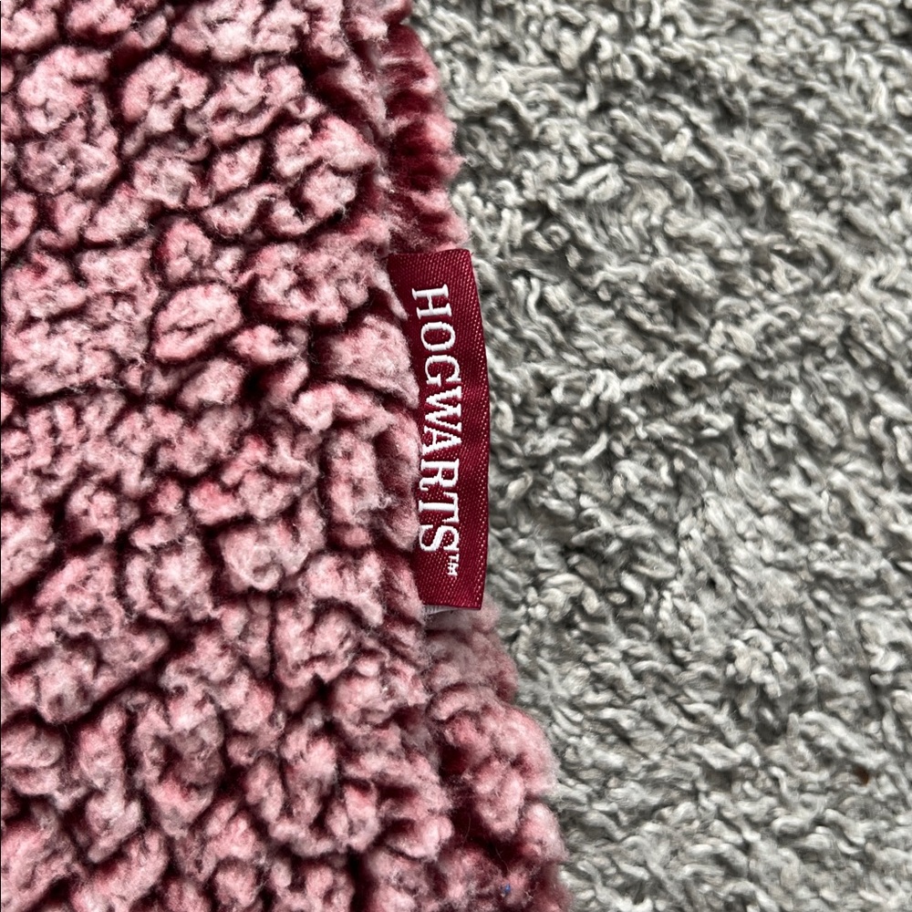 Harry Potter Hogwarts Burgundy Sherpa 1/4-Zip Pullover Sherpa Sweatshirt Youth S - Picture 2 of 8